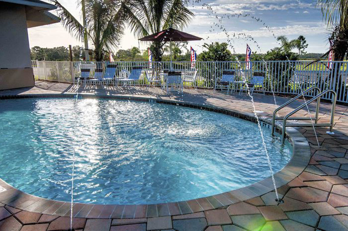 Mirage Bay Apartments